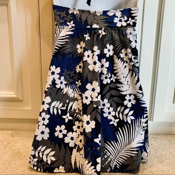 Tropical Escape Blue Floral Tankini‎ Swimsuit 6 - Picture 6 of 13